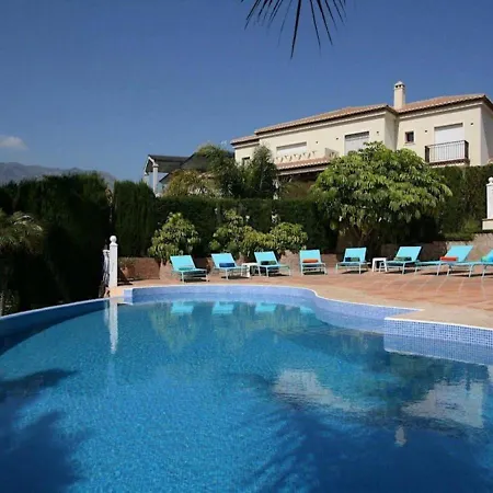 Spacious 700m2 Villa, Golfers Paradise. * Santa Fe de los Boliches