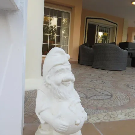 Villa Spacious 700m2 Villa, Golfers Paradise. *